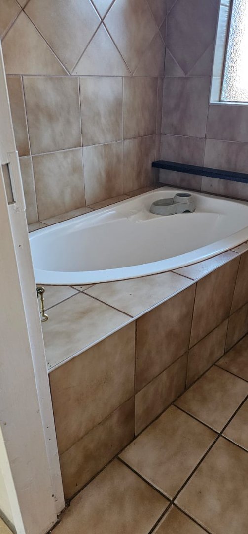 4 Bedroom Property for Sale in Brandwag Free State